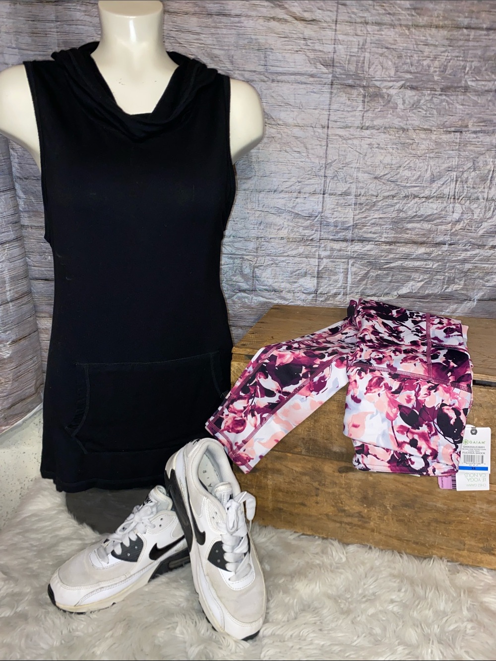 Gaiam Floral Print Atheltic High Rise Capri Leggings